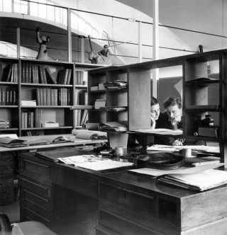domus 1928-1999, vol. I-XII The space used in Gio Ponti's Via Dezza studio by the small editorial staff of <em>domus</em> magazine. In the photo: Lisa Licitra Ponti and Enrichetta Ritter, c. 195