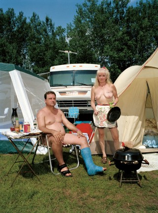 Broken Leg and Barbecue / Swingstock/ Duxbury, MN / July 2004. Photo: Naomi Harris