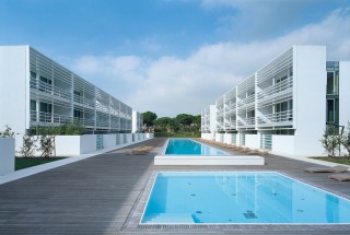 Richard Meier & Partners, Complete Works 1963-2008 Jesolo Lido Village, Jesolo, Italy. Photo: Roland Halbe