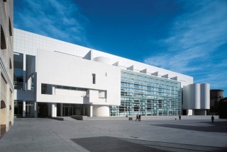 Richard Meier & Partners, Complete Works 1963-2008 Museum of Contemporary Art, Barcelona. Photo: Lluis Cassals