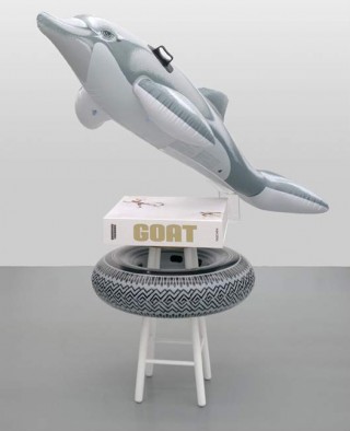 Every "Champ's Edition" comes with the sculpture "Radial Champs" by Jeff Koons.<br /> <br /> <em>"I wanted to do something without being illustrative. I wanted it to show inclusion, transformation and grace."</em><br /> <strong> Jeff Koons</strong>