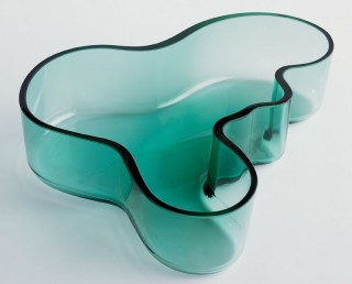Alvar Aalto, Aalto vase for Karhula, 1936 - later produced by Iittala - this version of Aalto's famous vase was also intended to be used as a simple serving tray