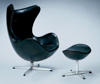 Arne Jacobsen, Model no. 3316 Egg chair and Model no. 3127 footstool for Fritz Hansen, 1958