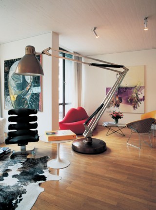 Taschen Collection <span class="td">Taschen residence Cologne, with the paintings <em>Hell</em>, 1984, by Albert Oehlen and Martin Kippenberger <em>Untitled</em>, 1992. Furniture by Oscar Niemeyer, Gaetano Pesce, Salvador Dalí and Harry Bertoia. Foto: Tuca Reinés, 2002</span>