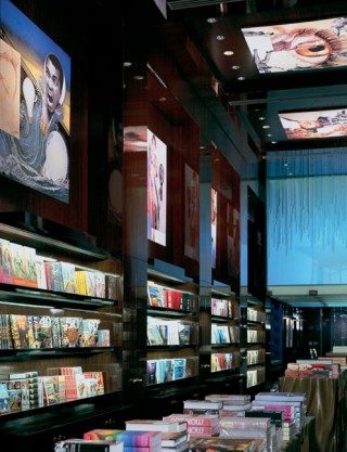 TASCHEN Store Los Angeles, designed by Philippe Starck and with 20 collages by Albert Oehlen inspired by various Taschen publications. Foto: Taschen, Tim Street-Porter, 2003