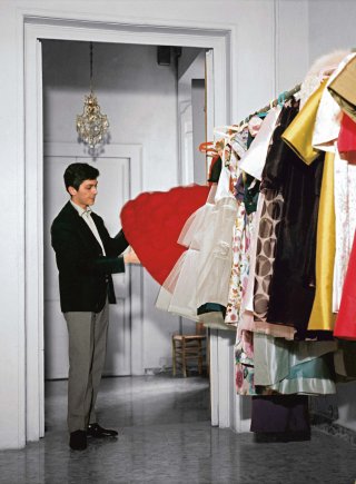 Valentino in his workshop in Via Gregoriana. Photo (c) Agenzia Grazia Neri.