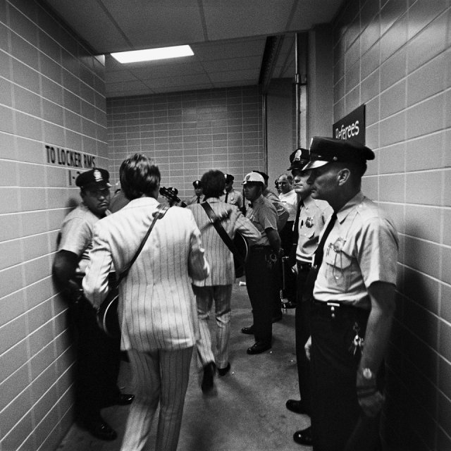 Harry Benson, Beatles Shea Stadium, New York 1966. Libros TASCHEN