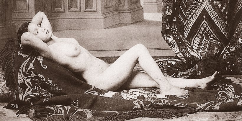 1000 Nudes. A History of Erotic Photography from 1839-1939