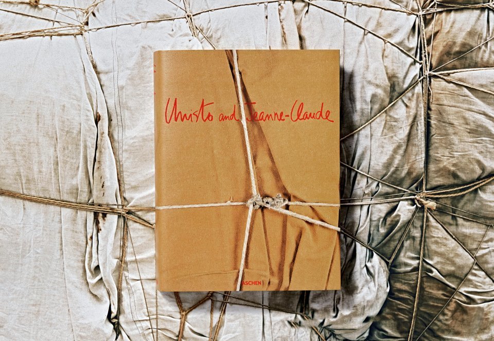 Christo and Jeanne-Claude. Updated Edition - image 1