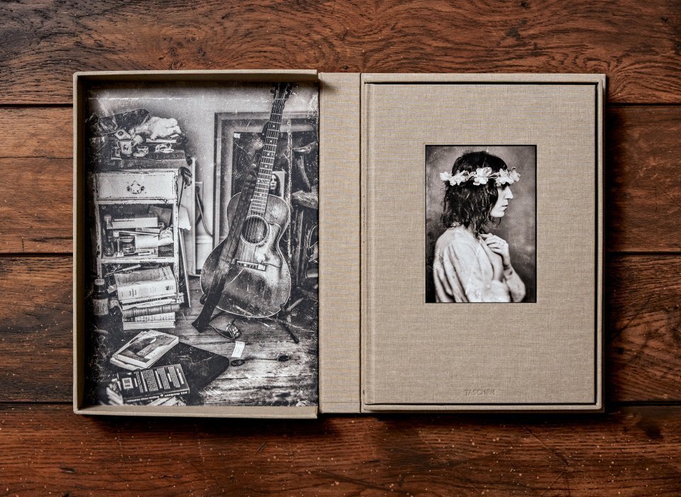 Lynn Goldsmith. Patti Smith. Before Easter After - image 1