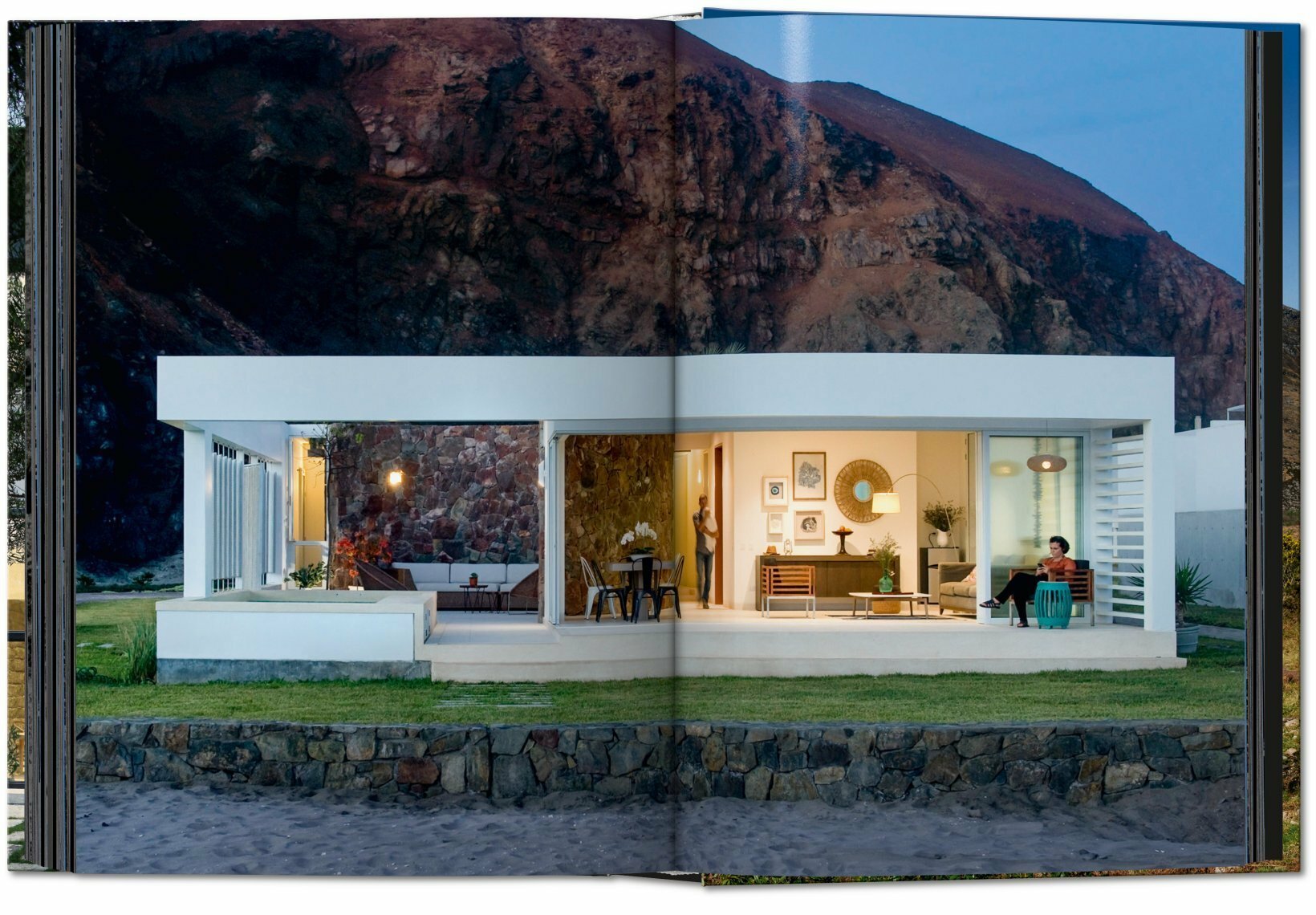 Homes For Our Time. Contemporary Houses Around The World-5